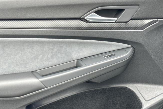VOLKSWAGEN Golf Photo 45