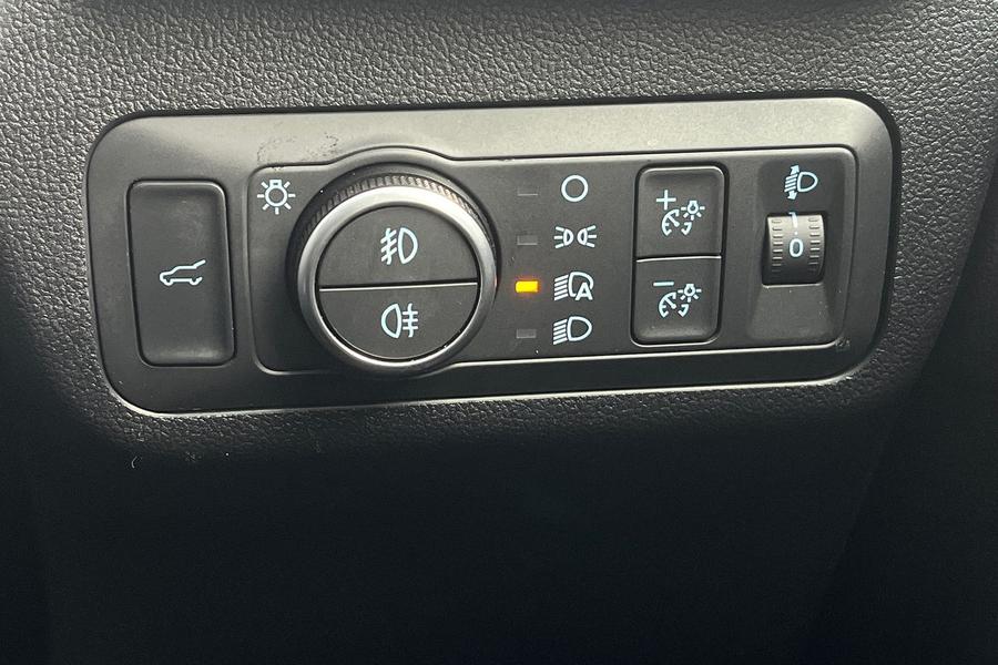 Ford KUGA Photo autoimg-8994de920df5941f1e4dc5dcee41c833d0fefa17.jpg