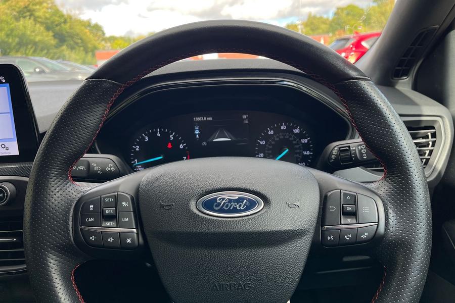Ford Focus Photo autoimg-89997f8c68af36ab1fd09b7d80426604c490e951.jpg