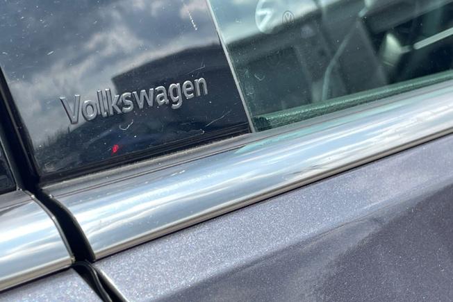 VOLKSWAGEN T-Cross Photo 23