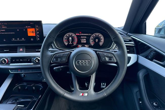 AUDI A4 Photo 11