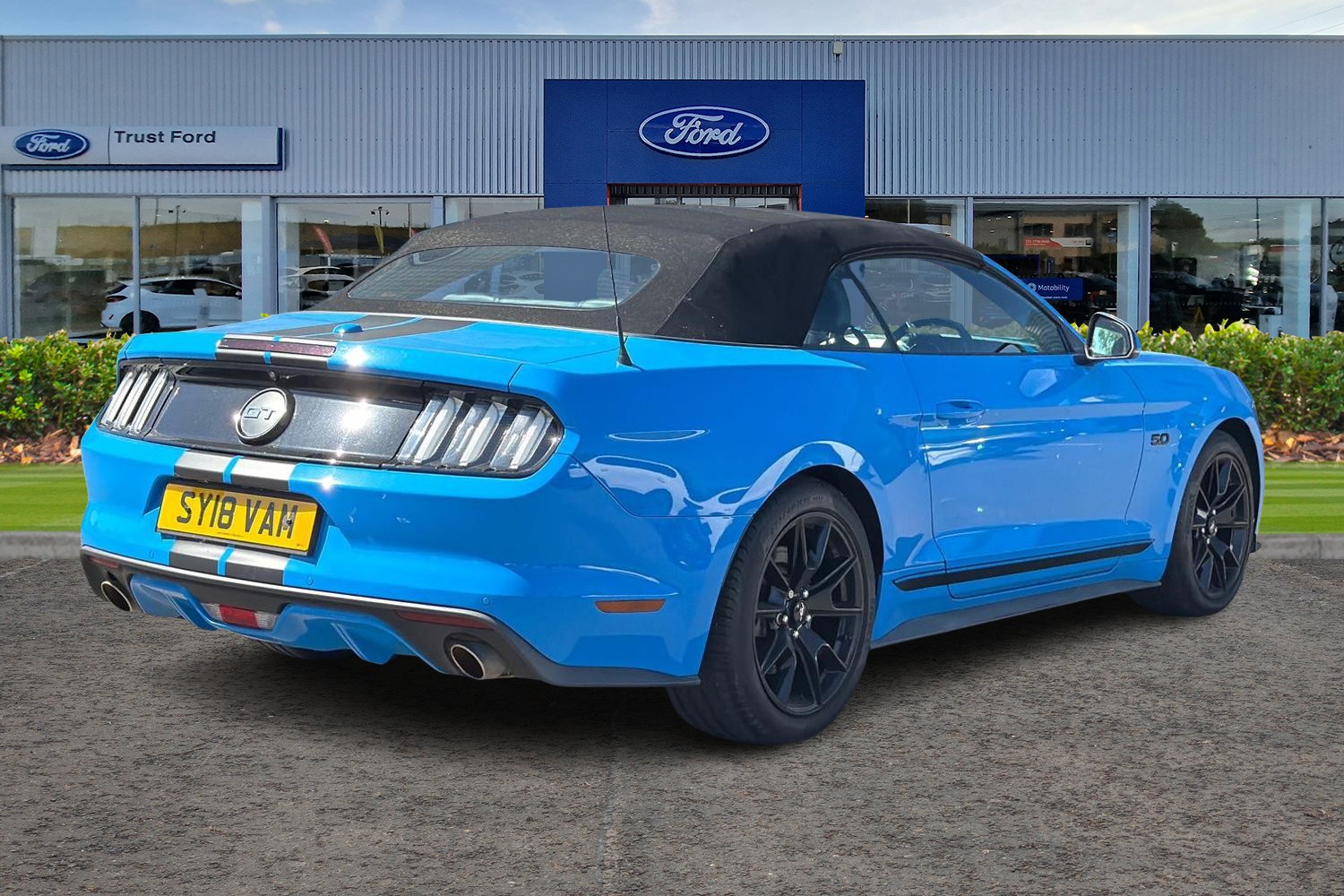 FORD MUSTANG Photo 3