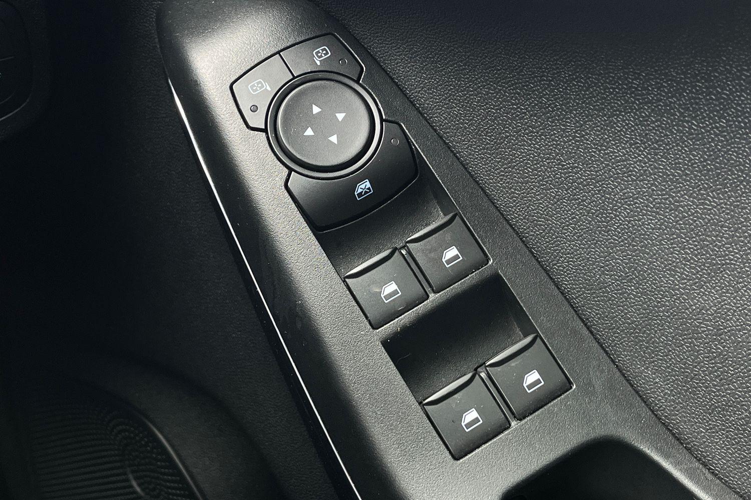 Ford Fiesta Photo 15