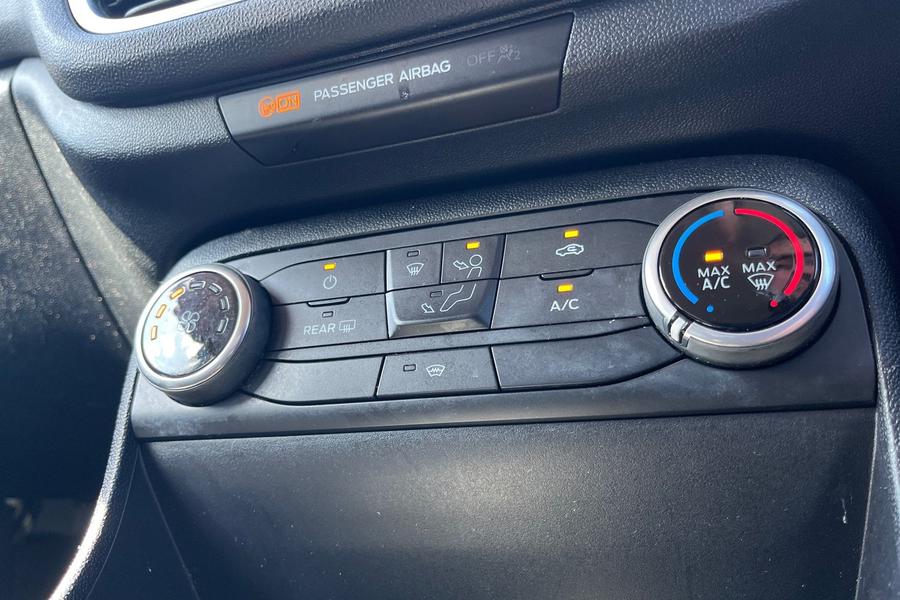 Ford FIESTA Photo autoimg-89ae176b909fa9b0df6c9898088719221637a1a3.jpg