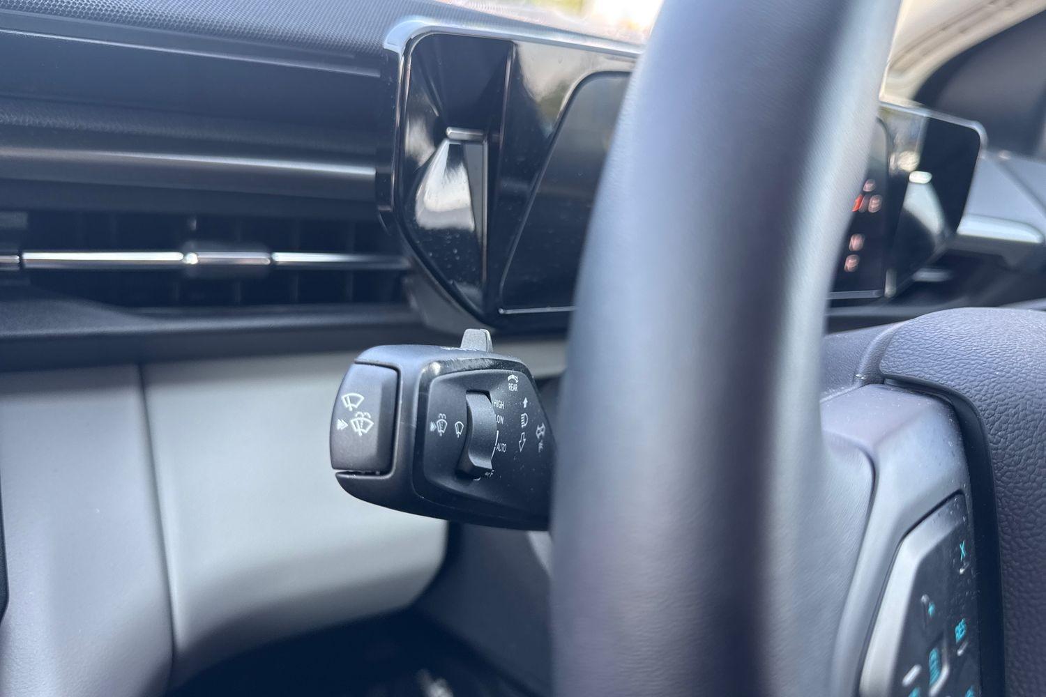 Ford EXPLORER Photo 13