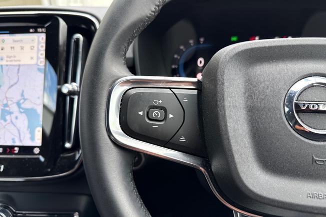 VOLVO Xc40 Photo 16