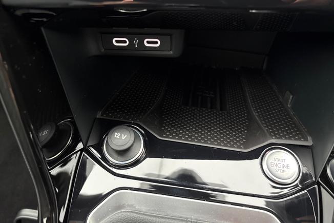 VOLKSWAGEN T-Roc Photo 30
