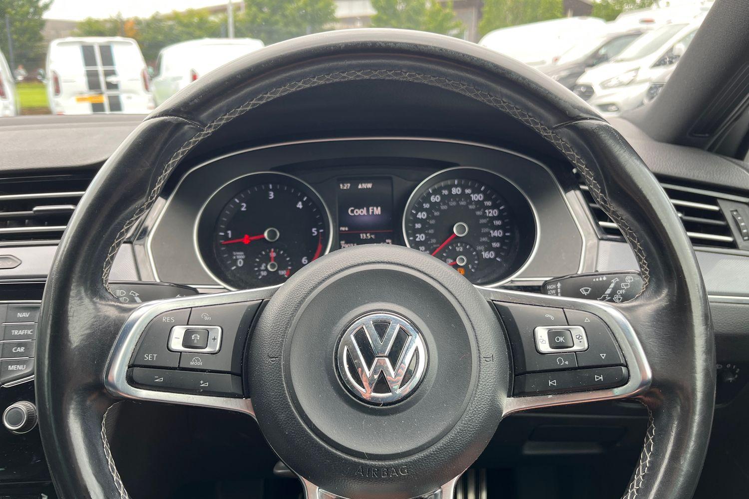 Volkswagen PASSAT Photo 11