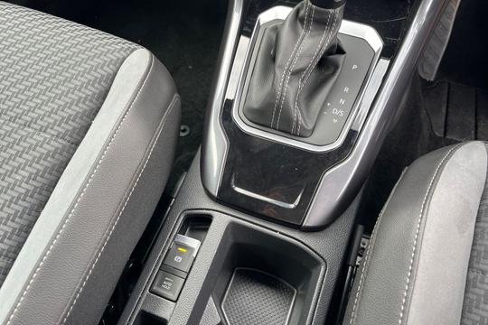 Volkswagen T-ROC R-LINE Photo autoimg-89c9106fbd89ecab379eb645dbf1d4eaad8241f0.jpg