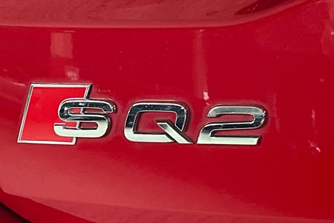 AUDI Sq2 Photo 34