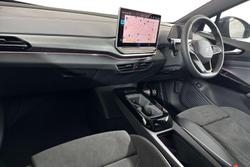 VOLKSWAGEN ID.4 Photo 2