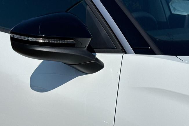Volkswagen T-Roc Photo 20