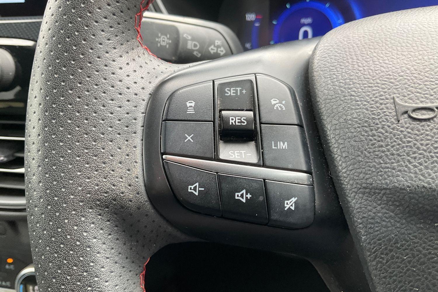 Ford KUGA Photo 32
