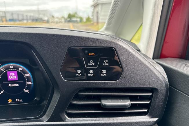 VOLKSWAGEN Caddy Photo 30