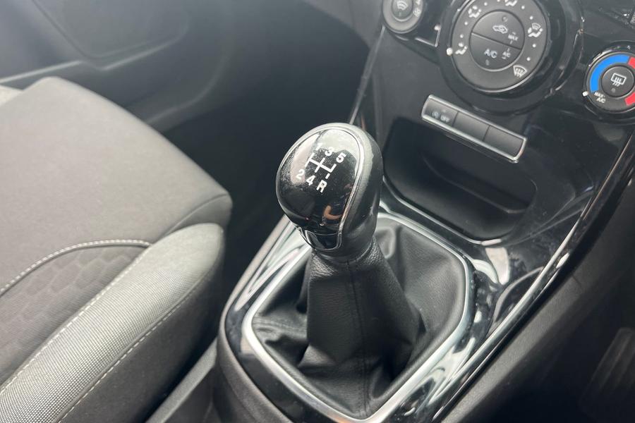 Ford FIESTA Photo autoimg-89d6f196038cd787dfe9df77bdfdf8222c13111d.jpg