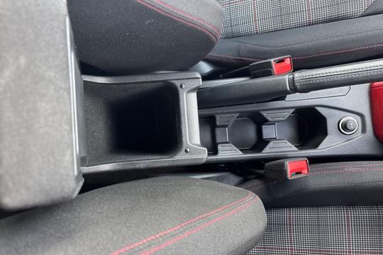 Volkswagen Polo Photo autoimg-89d816fb016fd3cb2a78527bd8c20ba2d32263ab.jpg