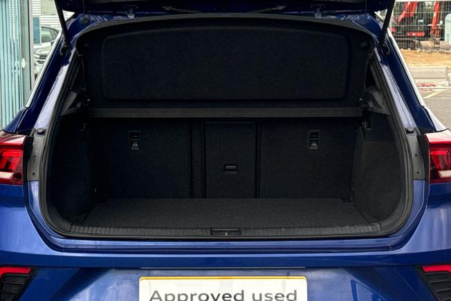VOLKSWAGEN T-Roc Photo 12