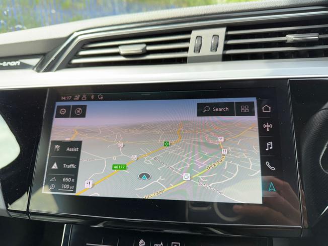 AUDI e-tron Photo 45