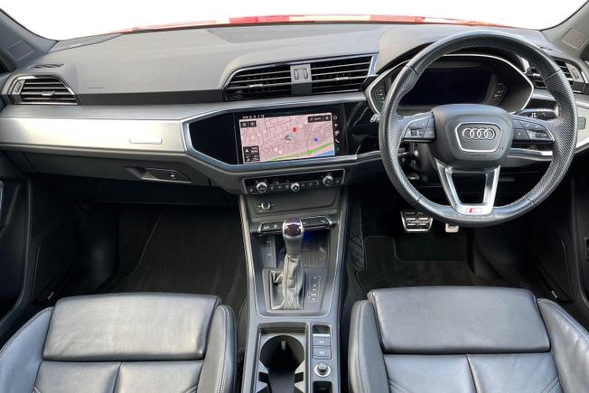 AUDI Q3 Photo 11