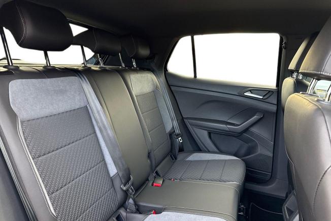 VOLKSWAGEN T-Cross Photo 9