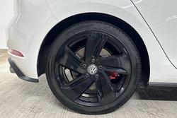 VOLKSWAGEN Golf Photo 5