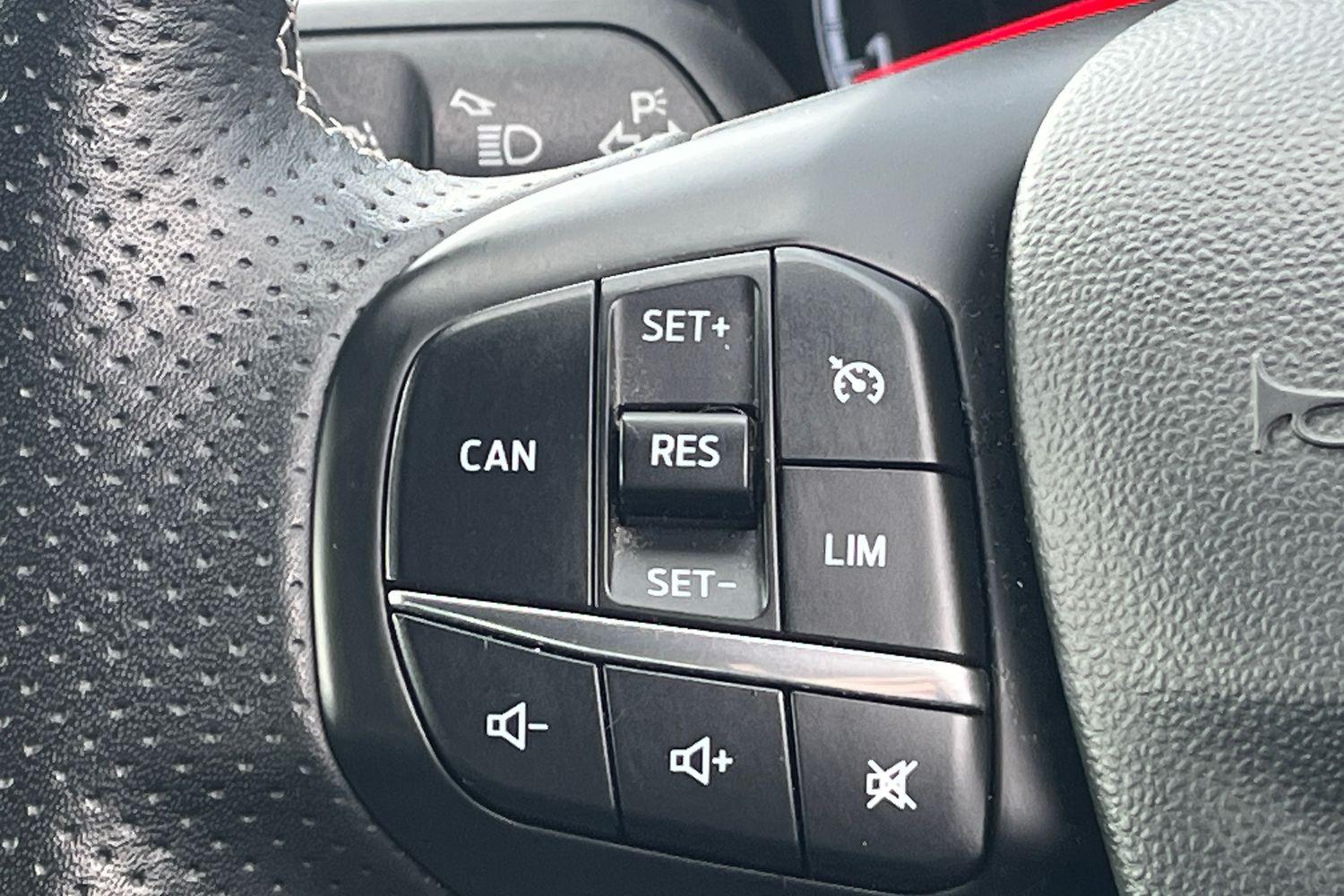 Ford FIESTA Photo 25