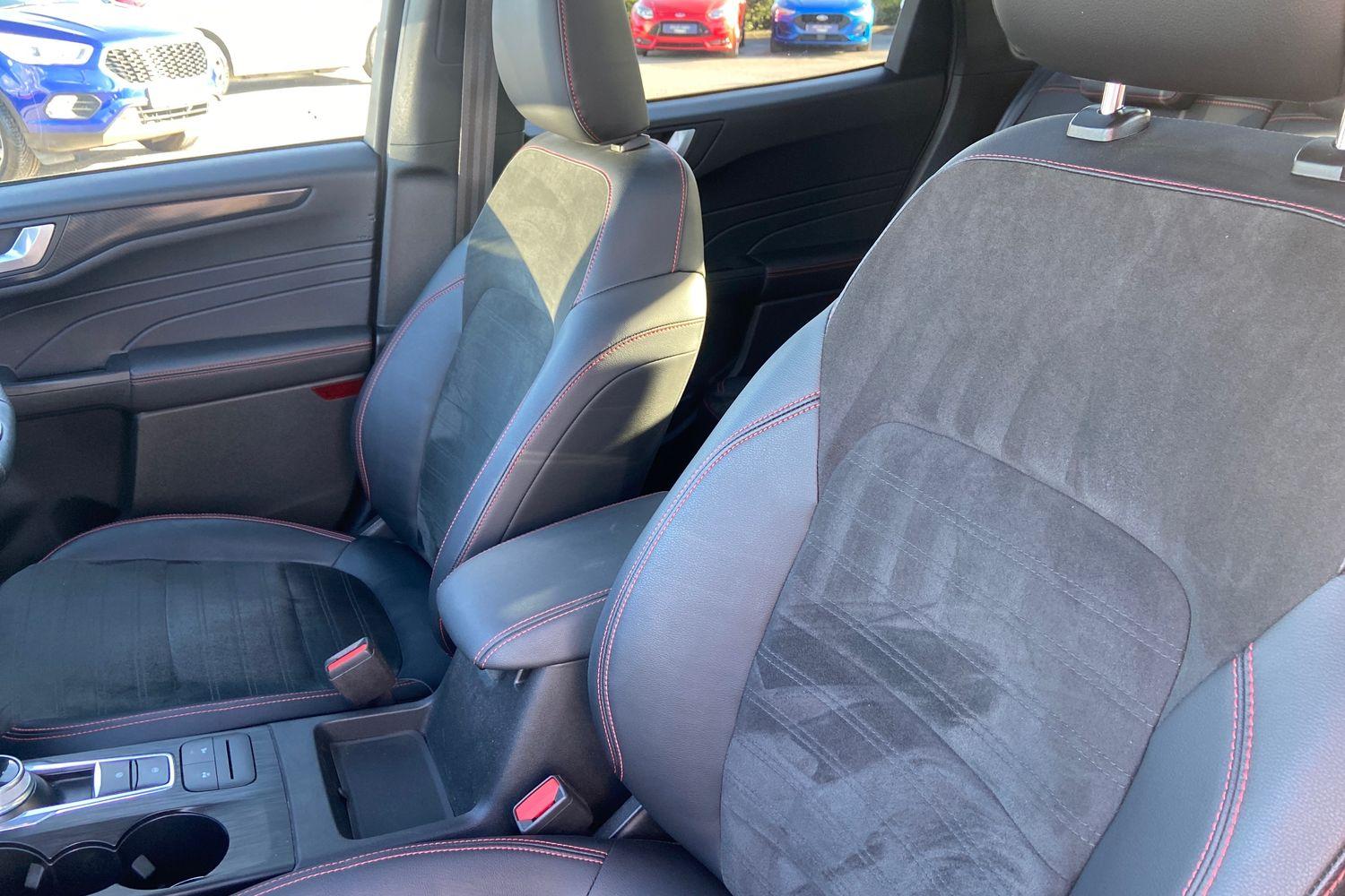 Ford KUGA Photo 18