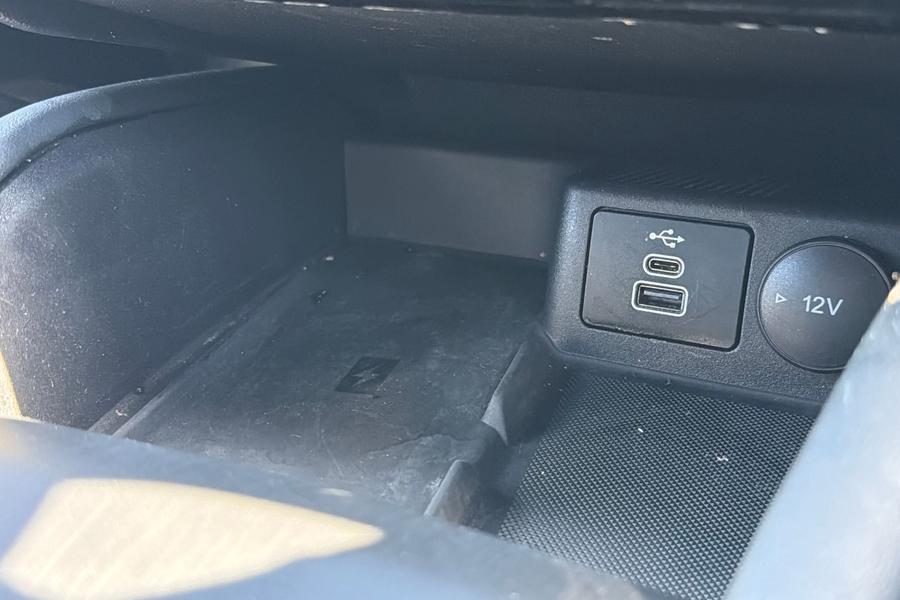 Ford KUGA Photo autoimg-89e971f85bd222bf544f28e9c7a8ca7a515b0d30.jpg