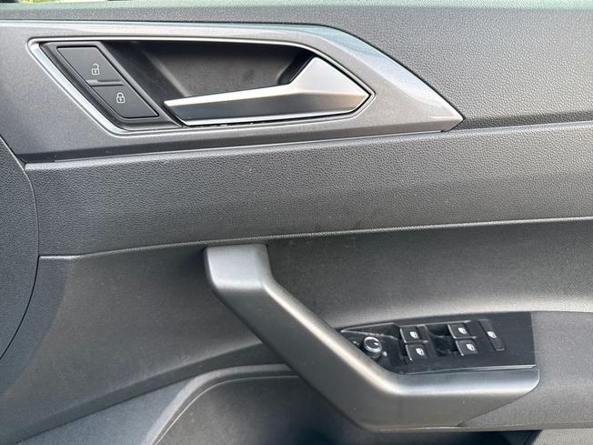 VOLKSWAGEN Polo Photo 27