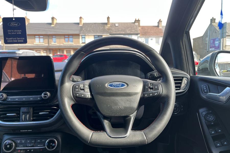 Ford FIESTA Photo autoimg-89f2e59e5f1d75da722558f55a4cdfa0a143a3d4.jpg