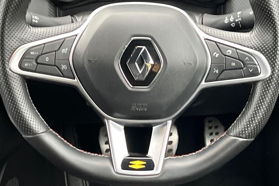 Renault Clio Photo autoimg-89fdf1253941119a5f797063a47f8a662a4c9853.jpg