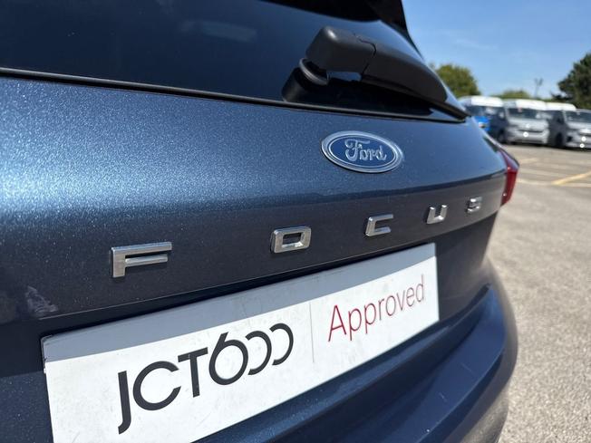 FORD Focus Photo 22