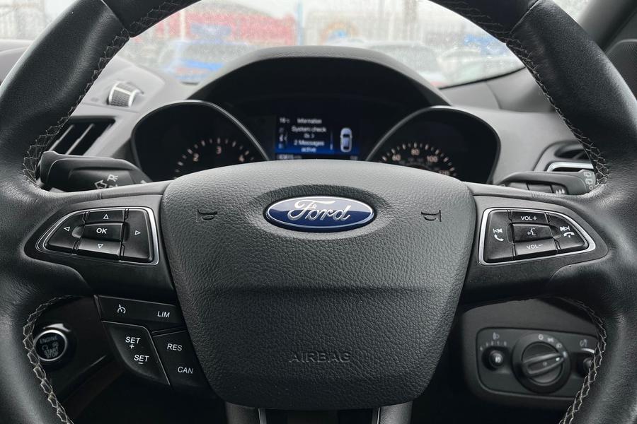 Ford KUGA Photo autoimg-89ffe0523df8349000eb0419c98fe925d93308e2.jpg