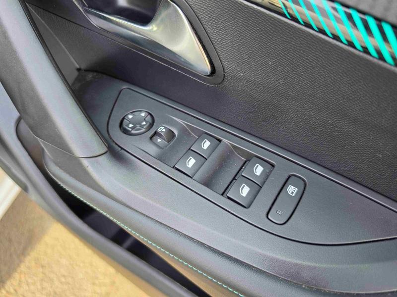 Used Peugeot 2008 VK23WXZ 24