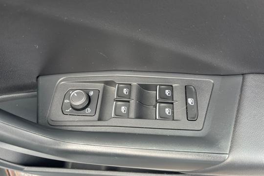 Volkswagen T-ROC R-LINE Photo autoimg-8a084139f6f001ca88a989f8e32eb0afdc22970b.jpg