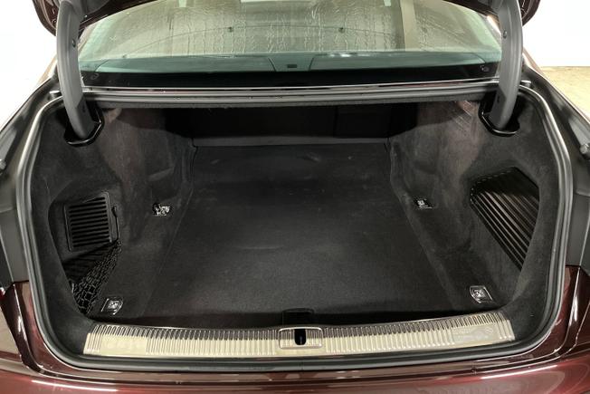 Audi A8 Photo 12