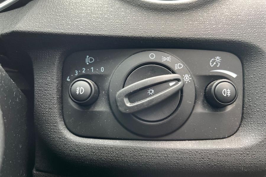 Ford FIESTA Photo autoimg-8a09e2e06cd20543cd4c277e625e1f009903b524.jpg