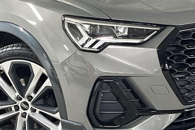 AUDI Q3 Photo 19