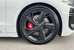 AUDI S6 E-Tron Avant Photo 5