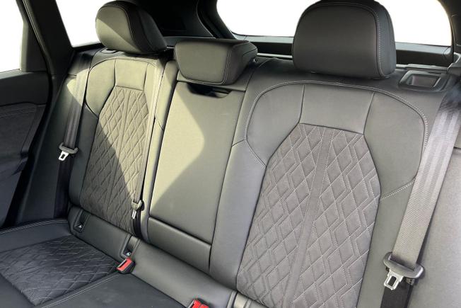 AUDI Q6 E-Tron Photo 9