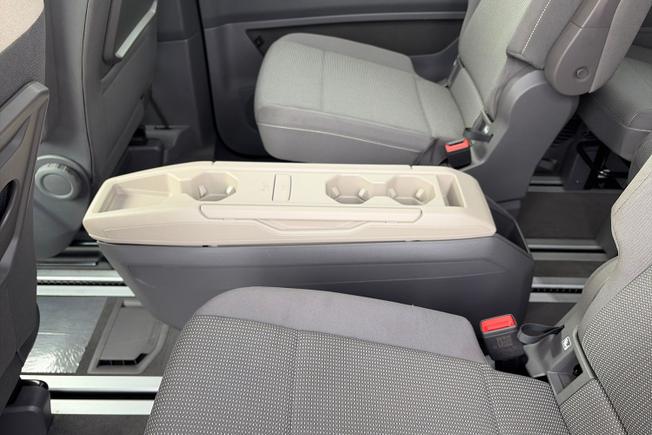 VOLKSWAGEN Multivan Photo 26