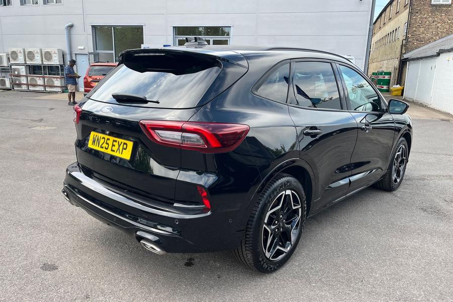 Ford KUGA Photo autoimg-8a191dba32afdea077cbaa1f1169cea46944cbb2.jpg
