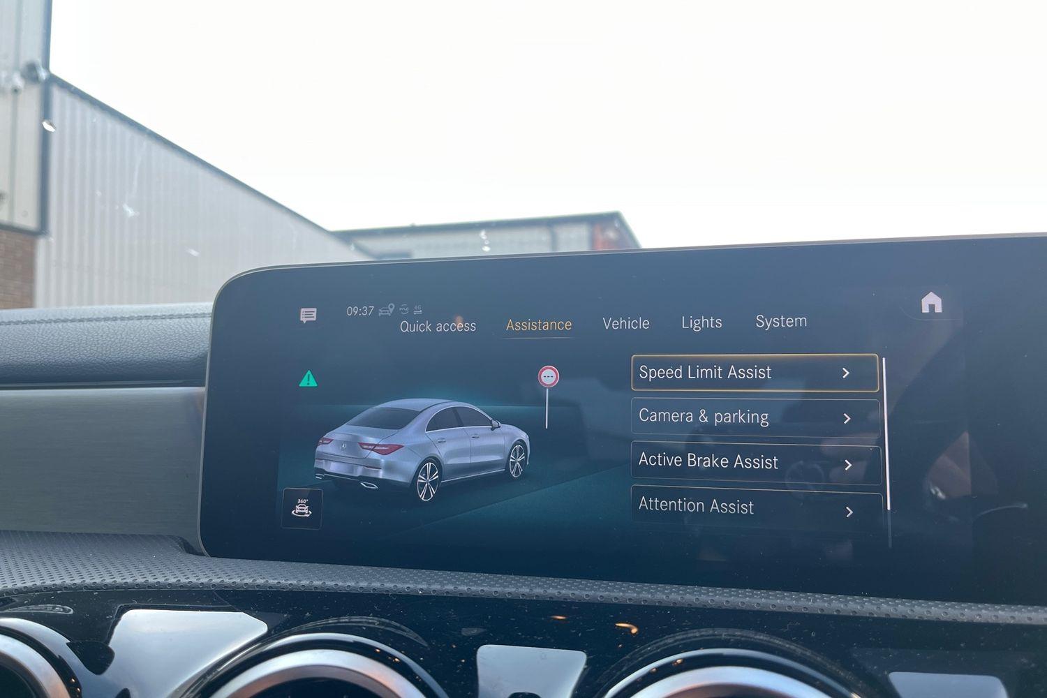 Mercedes-Benz CLA Photo 31
