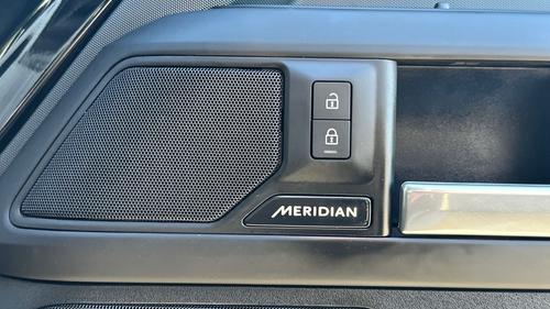 Land Rover Defender Photo autoimg-8a198251dcaf982e804d99cf5fab2cc22b54448d.jpg