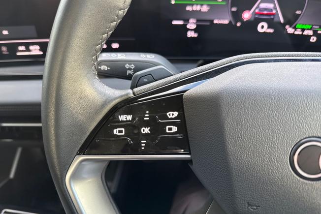 AUDI Q6 e-tron Photo 17