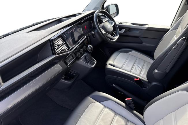 Volkswagen Caravelle Photo 2