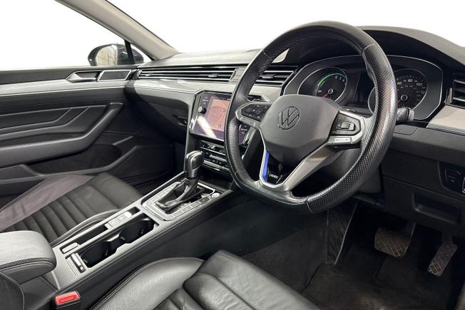 VOLKSWAGEN Passat Photo 6