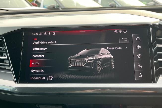 AUDI Q4 e-tron Photo 23
