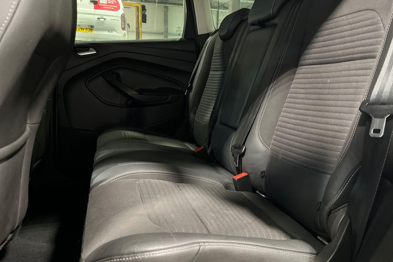 Ford KUGA Photo 19