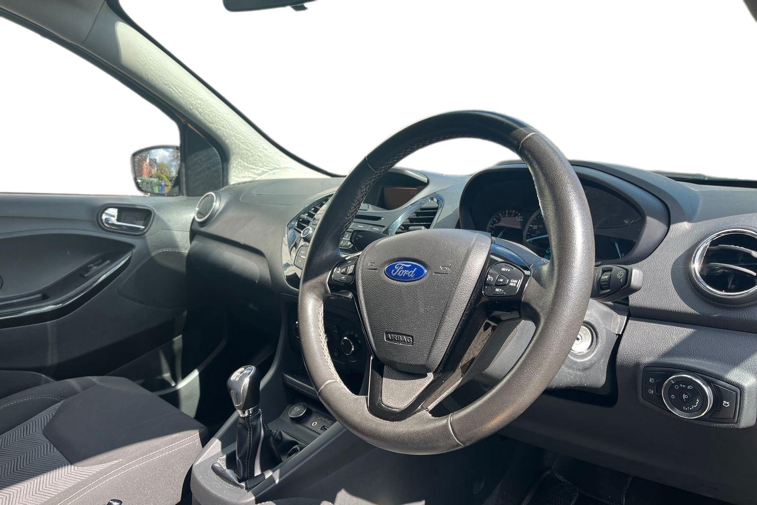 Ford KA+ Photo 8